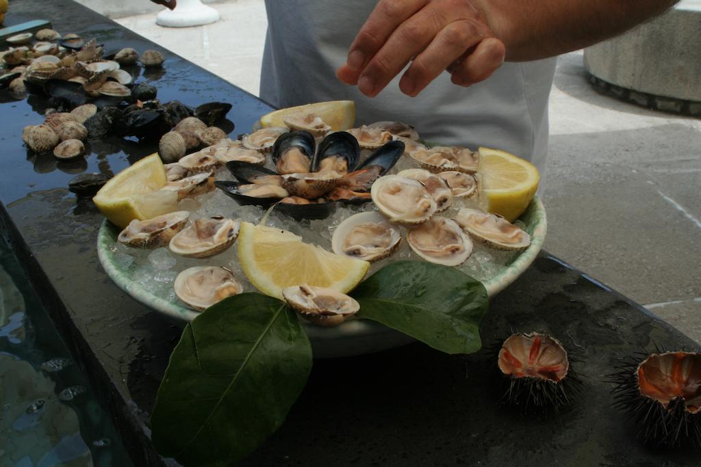 Lo Scoglio Hotel Marina del Cantone Bagian luar foto